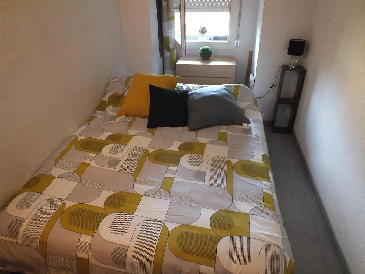 Bonito Apartamento De 2 Habitaciones En Roses Con Estacionamiento, Aire Acondicionado, Cerca Del Centro Y De La Playa - Es-204-46 דירה