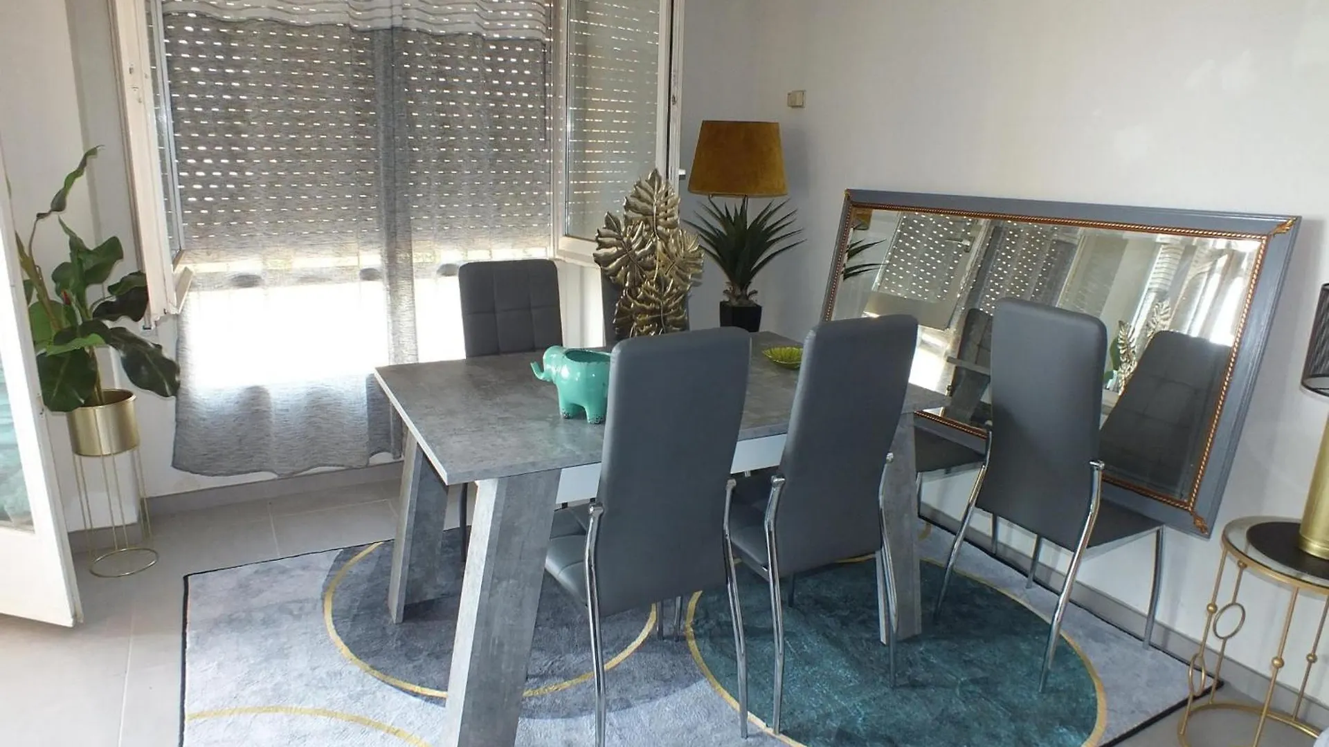 דירה Bonito Apartamento De 2 Habitaciones En Roses Con Estacionamiento, Aire Acondicionado, Cerca Del Centro Y De La Playa - Es-204-46 ספרד