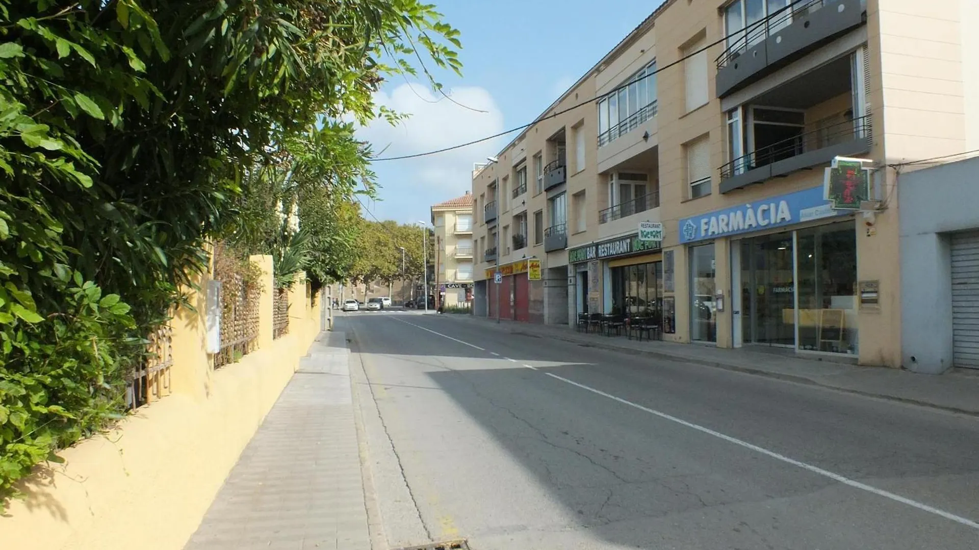 Bonito Apartamento De 2 Habitaciones En Roses Con Estacionamiento, Aire Acondicionado, Cerca Del Centro Y De La Playa - Es-204-46 ספרד